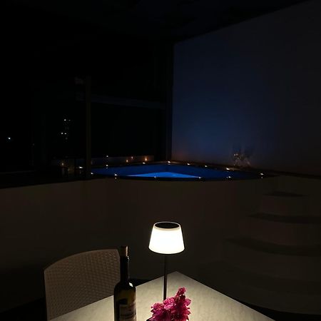 Tristhenia Aparthotel เปริสซา ภายนอก รูปภาพ