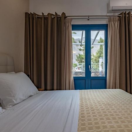 Tristhenia Aparthotel เปริสซา ภายนอก รูปภาพ