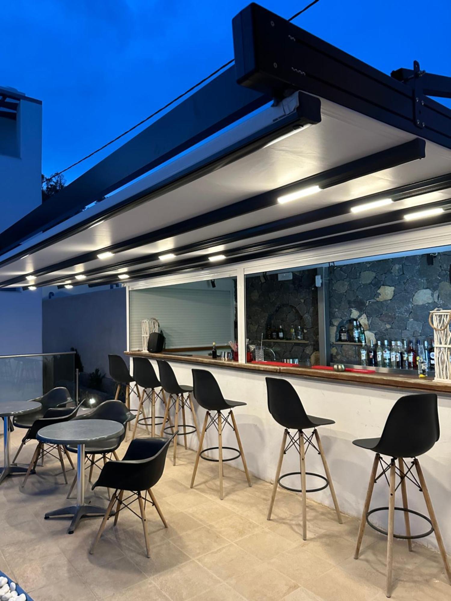 Tristhenia Aparthotel เปริสซา ภายนอก รูปภาพ