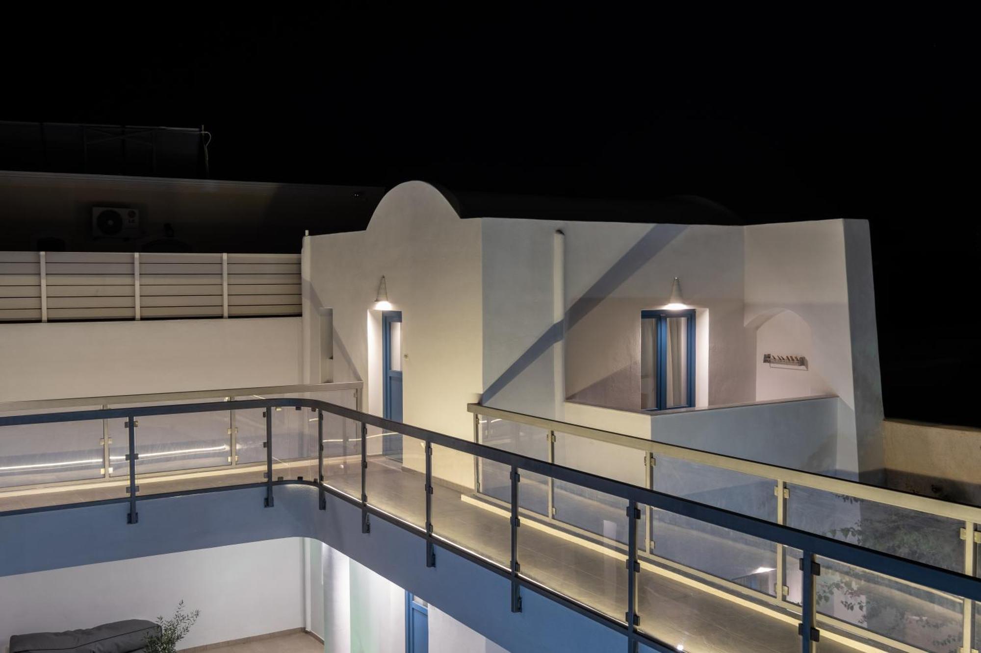 Tristhenia Aparthotel เปริสซา ภายนอก รูปภาพ