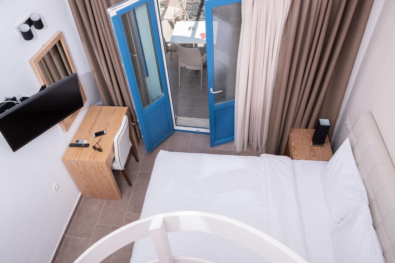 Tristhenia Aparthotel เปริสซา ภายนอก รูปภาพ