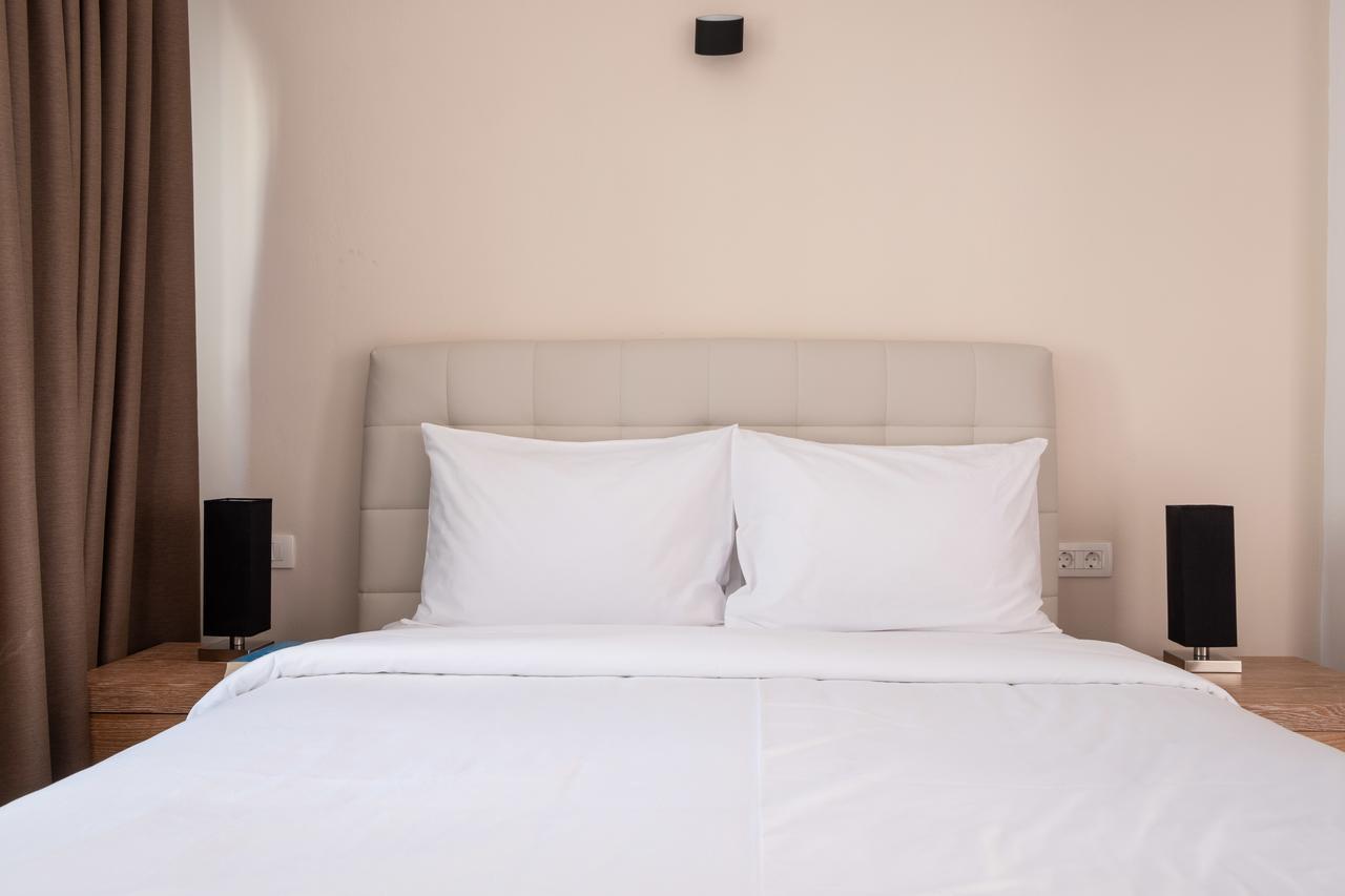 Tristhenia Aparthotel เปริสซา ภายนอก รูปภาพ