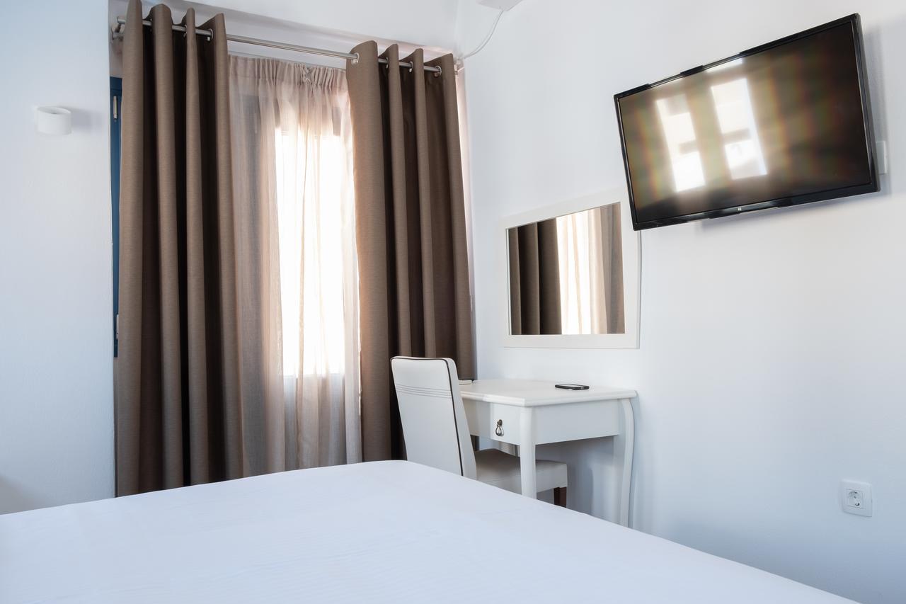Tristhenia Aparthotel เปริสซา ภายนอก รูปภาพ