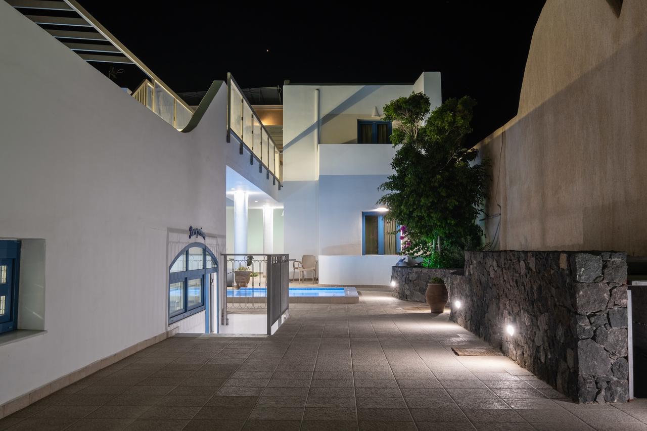 Tristhenia Aparthotel เปริสซา ภายนอก รูปภาพ