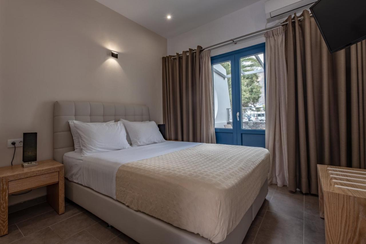 Tristhenia Aparthotel เปริสซา ภายนอก รูปภาพ
